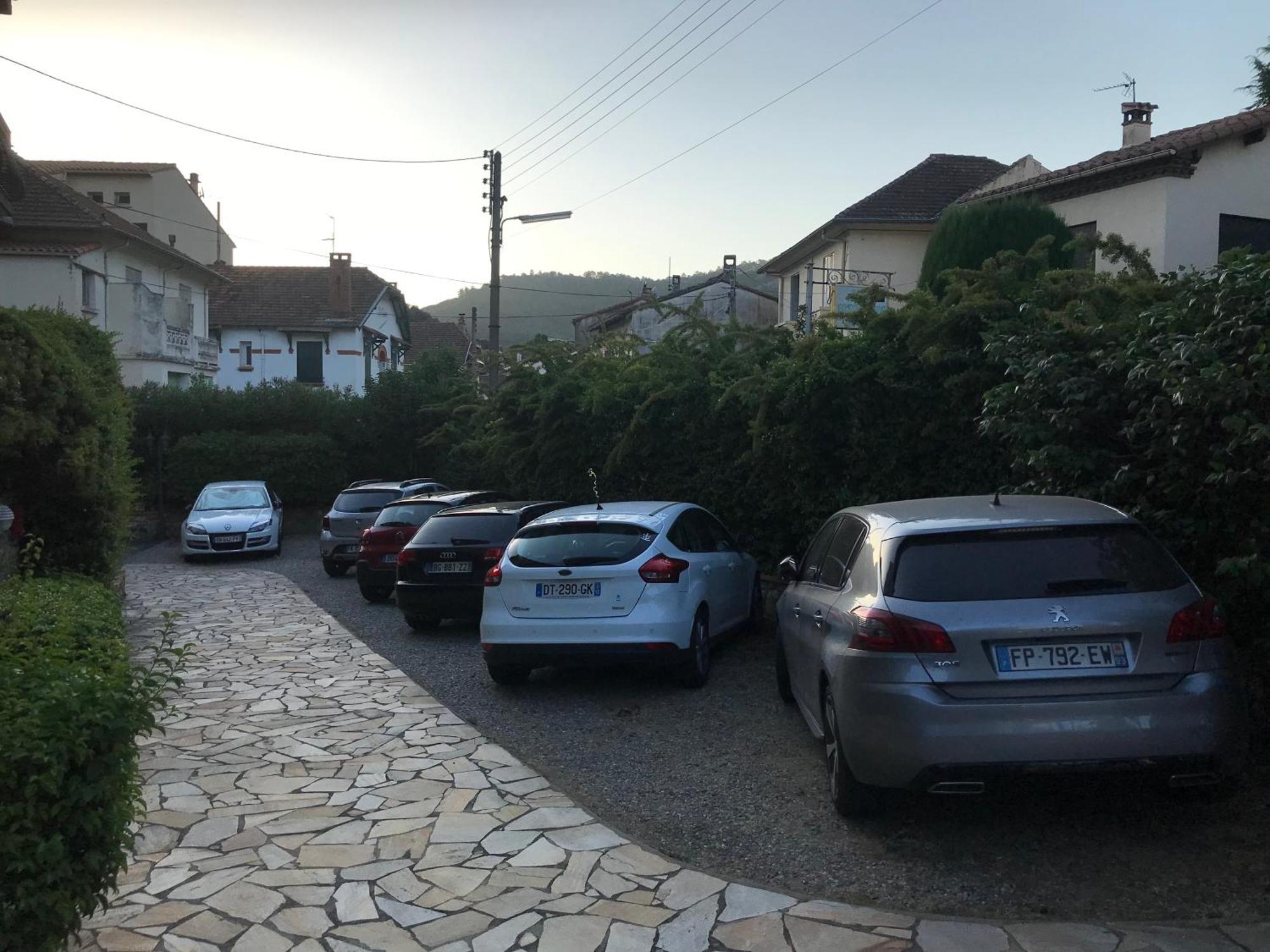 Hebergements A La Rive, Accueil Ouvert Tous Les Jours Jusqu'A 20H00 Dernier Delai, Depuis 30 Ans ! Reserver Ici Svp ! Merci ! Aucun Reglement A Distance Accepte, Paiement Par Cb, Especes, Cheque Ou Cheques-Vacances Imperativement A La Remise Des Clef Amelie-les-Bains-Palalda Luaran gambar